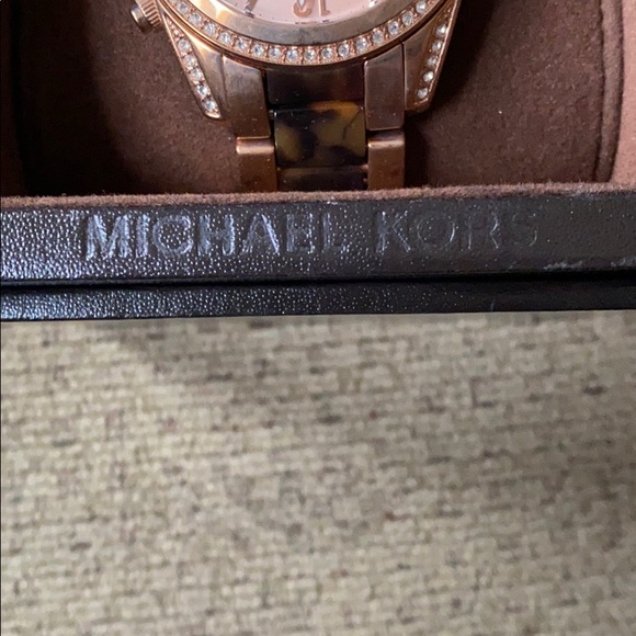Michael Kors Watch - Picture 3 of 5